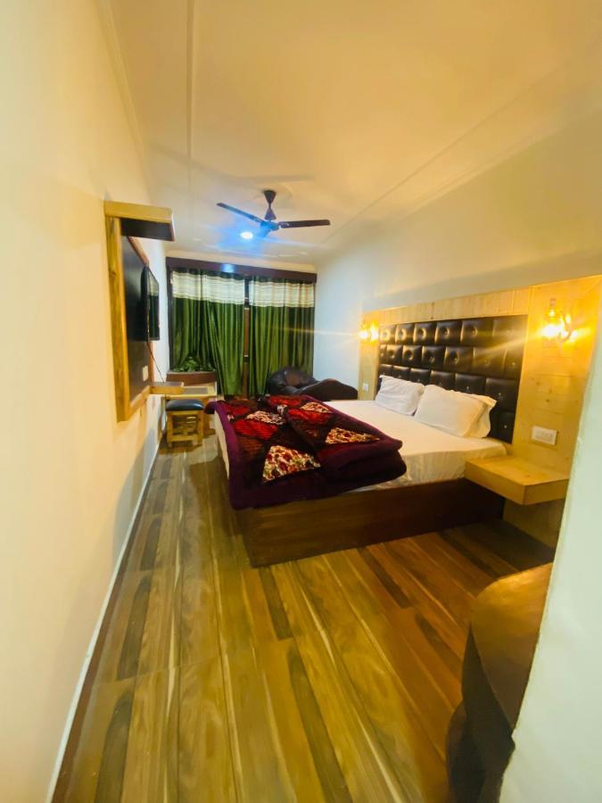 Hotel River View Manāli Buitenkant foto